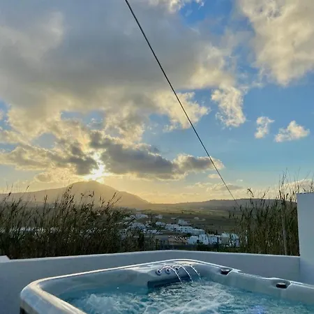 Solasta In Santorini