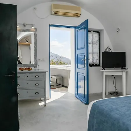 Solasta In Santorini