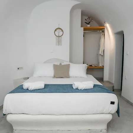 Solasta In Santorini * Akrotírion