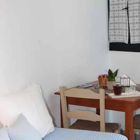 Solasta In Santorini Akrotírion